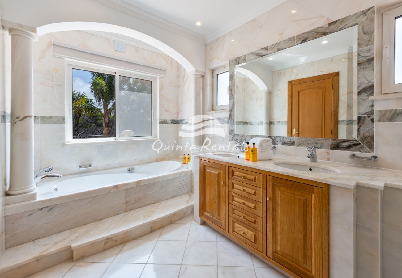 Villa in Quinta do Lago - Villa Tropical AN 013
