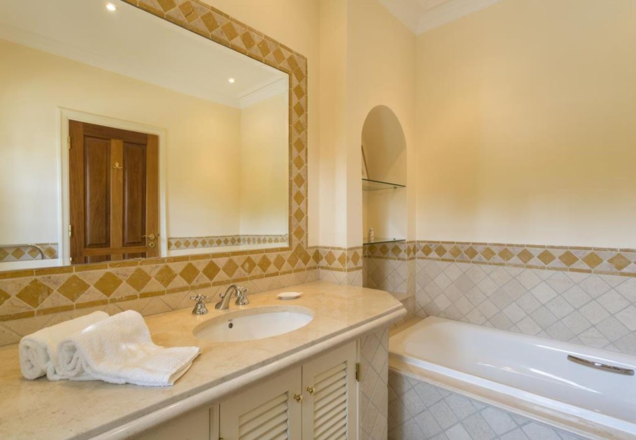 Villa in Quinta do Lago - Villa Blossom PA112