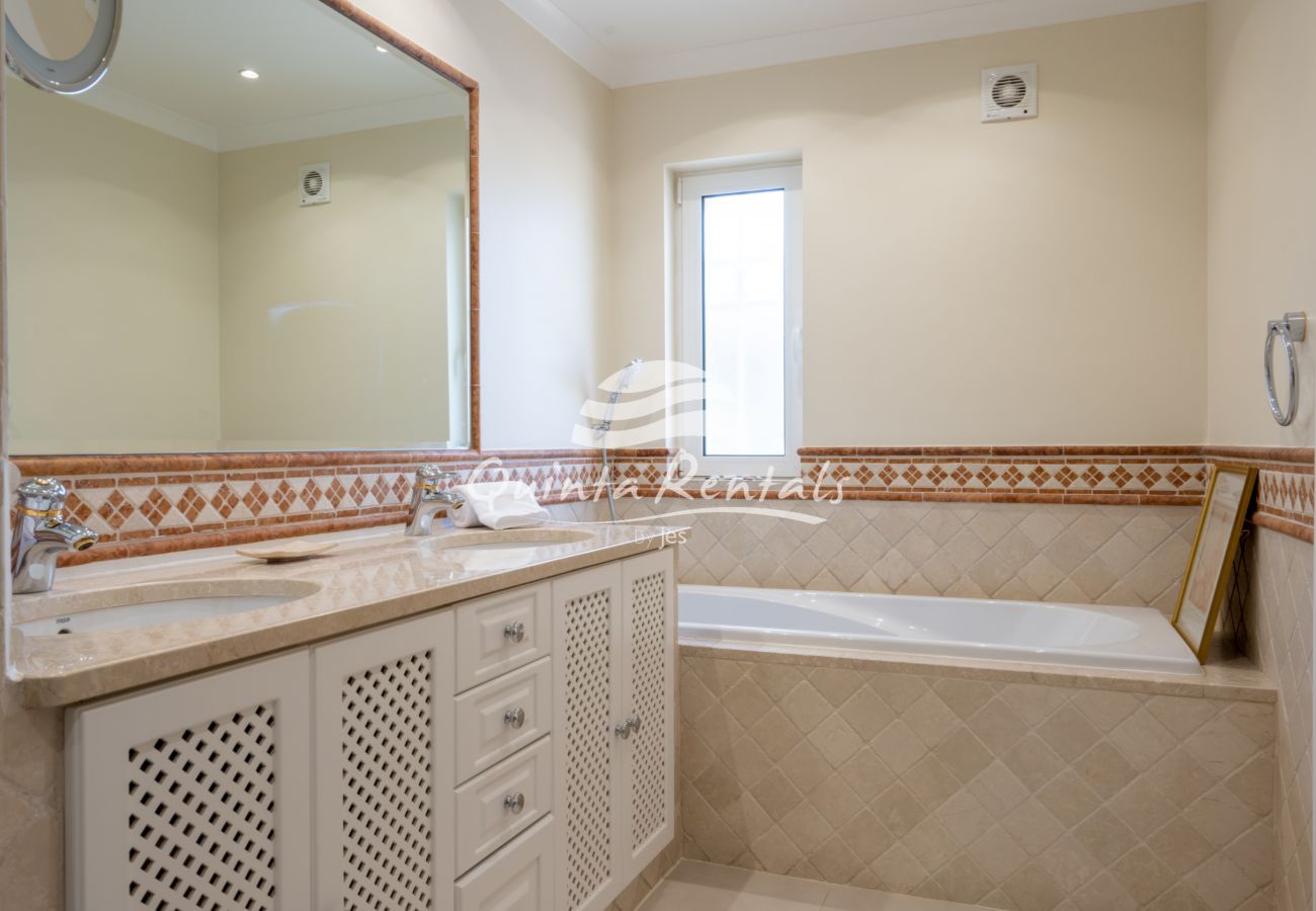 Villa in Vale do Lobo - Villa Margarita DD 409